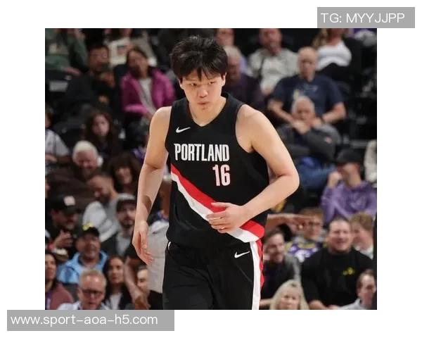 开拓者媒体人杨瀚森亲历亚当斯力量展现感受最强壮之人魅力